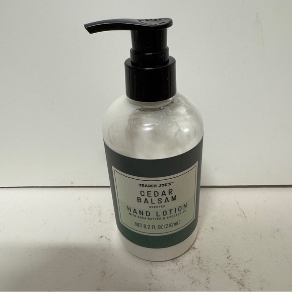 Trader Joes Cedar Balsam Hand Lotion 8.2 OZ - Picture 1 of 3